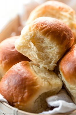 Yeast Dinner Rolls - Christmas