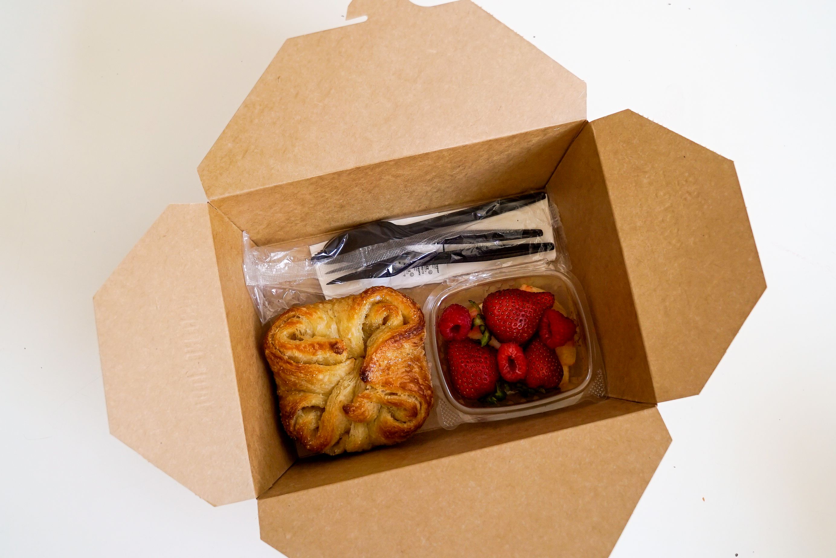 Grand Pastry & Whole Fruit Box