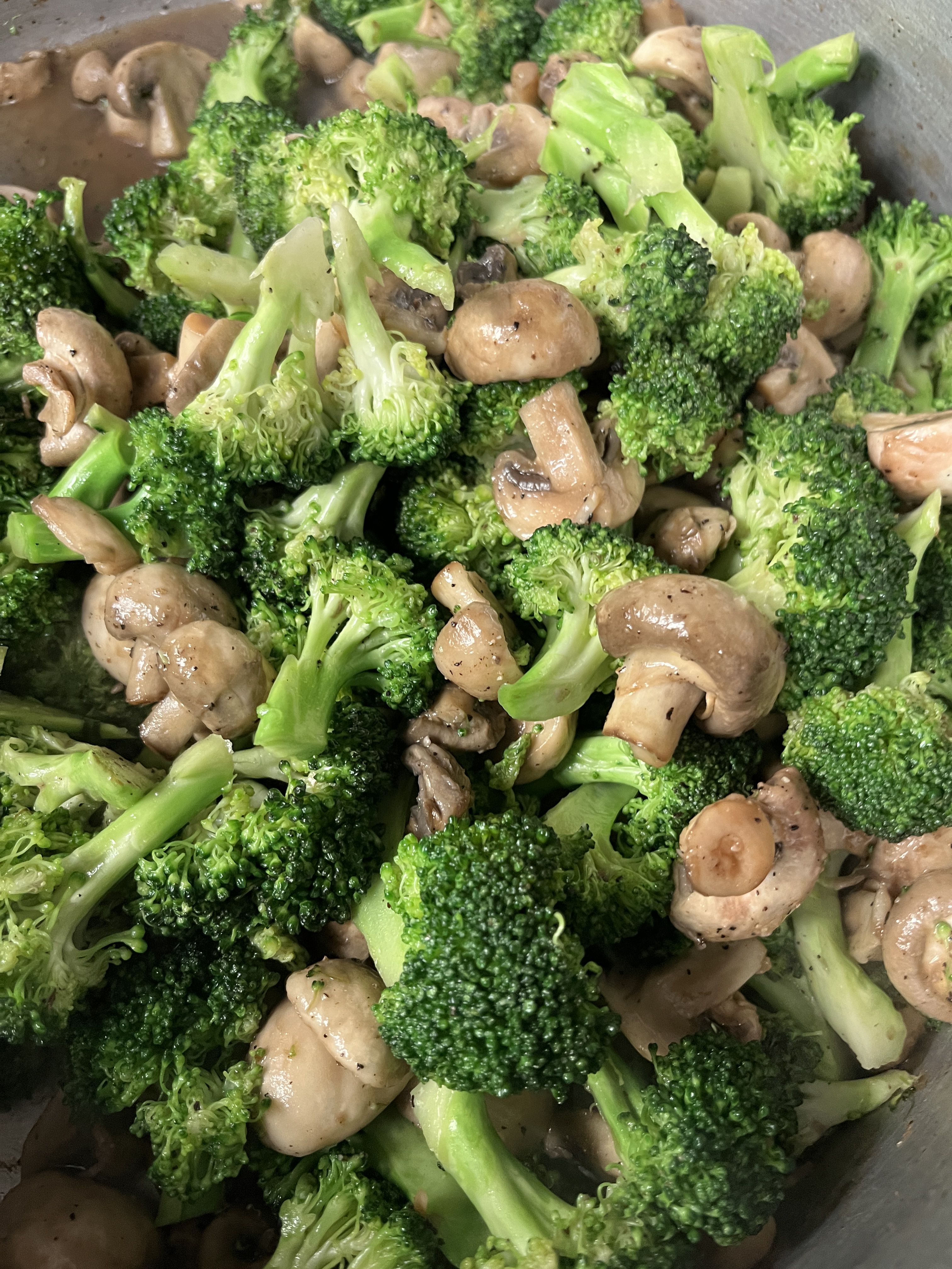 Sautéed Broccoli and Mushrooms